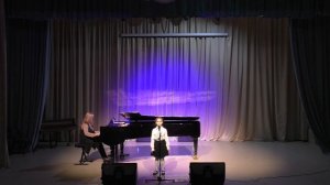 Детство начинается с маминой улыбки (из спектакля "Земля детей" Муз. С. Баневича. Сл. Т. Калининой)