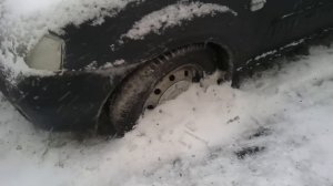 Примерзли колеса машины