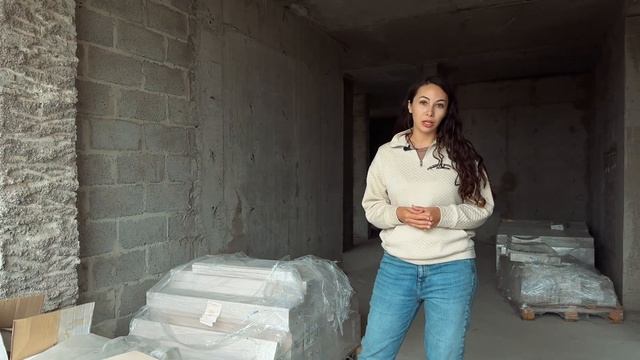 Достался страшный дом в наследство.Облицевали старое, обшарпанное монолитное строение.