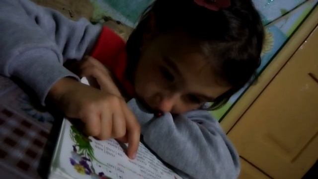 первые слова. Ужас. У мамы истерика. Ребёнок в слезах смотреть онлайн