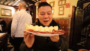 World’s Oldest Restaurant (Botin) – Guinness Book of World Records | Suckling Pig | Madrid Spain