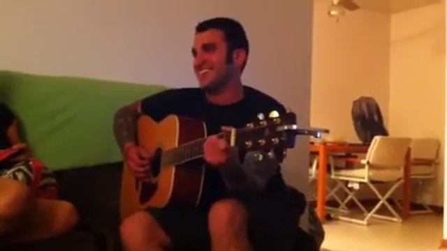 Chris Carrabba serenades in apartment смотреть онлайн