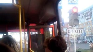 Маршрутка едет весь путь с открытой дверью