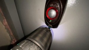 Монтаж домофона на новые двери.