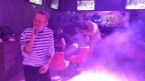 не впускай зверя в дверь