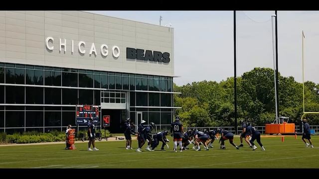 chicago bears otas news eddie goldman out, fields and dalton qb fight, and more смотреть онлайн