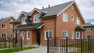 Дуплекс 120м² в красной облицовке в коттеджном поселке «Вартемяги One»