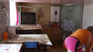 Сижу с внучкой  .//Жарю картошку на соленом сале.//  Гуляем в леске.//