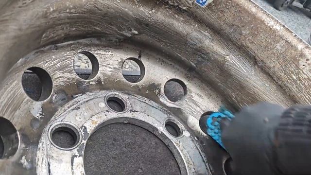 Полировка грузовых коварных легкосплавных дисков ALCOA R17,5 смотреть онлайн