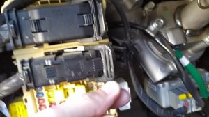 Люфт, стук, дребезг защелок колодок салонного блока предохранителей на KIA RIO X-LINE 2018