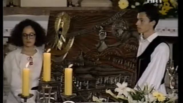 Kardinal Franjo Kuharić- predaje dar sv.Ocu 1994g umjetnika Ladislava Gradečaka