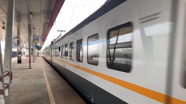 ЭП2Д-0145 и ЭП2Д-0116 ЦППК Перекраска Наше Подмосковье На станции Окружная смотреть онлайн