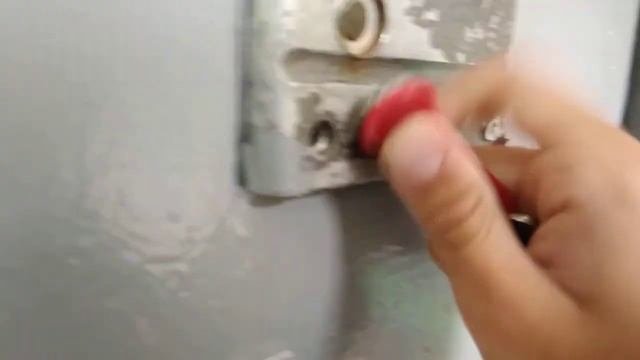 Открываю красным ключём почти все домофоны