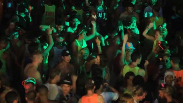 "As One" played in a dj set смотреть онлайн