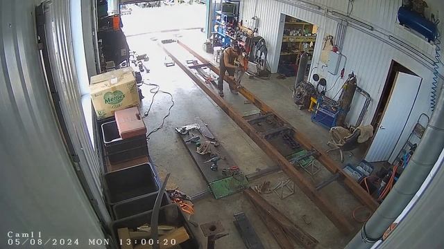 Кран балка, тельфер в деле. Переворачиваю 9 метровую раму в одного. смотреть онлайн