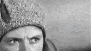 Поручик выпьет перед боем.flv