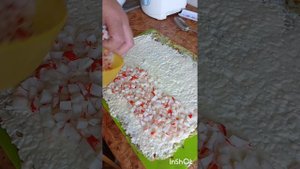 рулет из кабачков и фаршированный картофель
