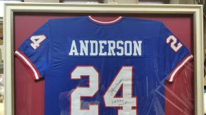 Оформление футболки в багетную раму.