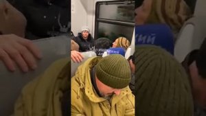 Случай в электричке на Украине. Украинцы безумно счастливы что их пришли защищать