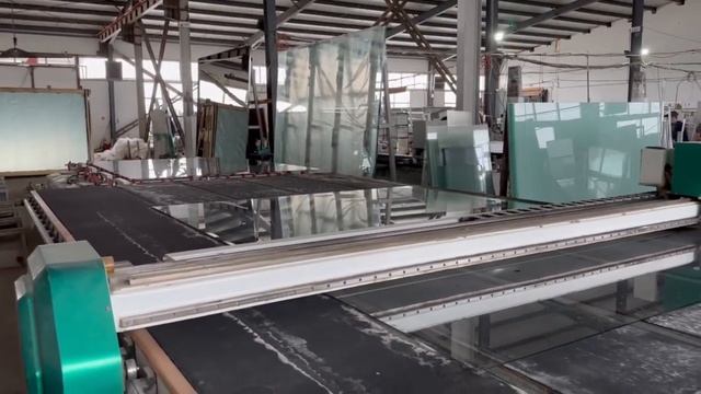 Asia TK - Автоматический центр резки стекла с роботом для подачи стекла на раскроечный стол смотреть онлайн