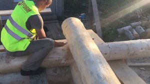 Срубы ручной рубки. Причерчивание бревна. Дома и бани.