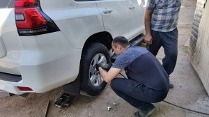Заклинило колесо)