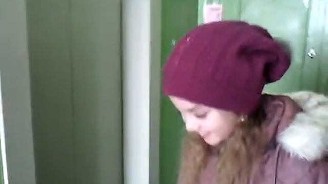 Мы собираемся в магаз!! А лифт очень тупит! смотреть онлайн