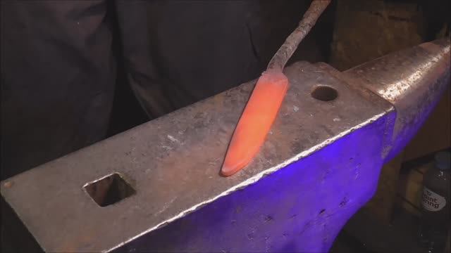 Нож финского типа. Ч.1 Ковка смотреть онлайн