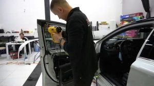 Тонировка двери без снятия стекла