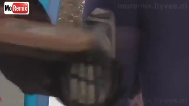 Hahhaha si è bucata la calzamaglia смотреть онлайн