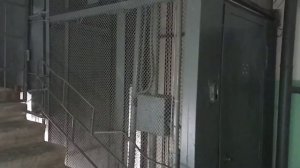 Распашной Лифт Никопольского завода, Г/П 350кг, V=0.5 м/сек (г. Киев)