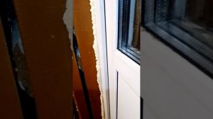 Пластиковые двери фигня, неплотно прижимаются к резинкам