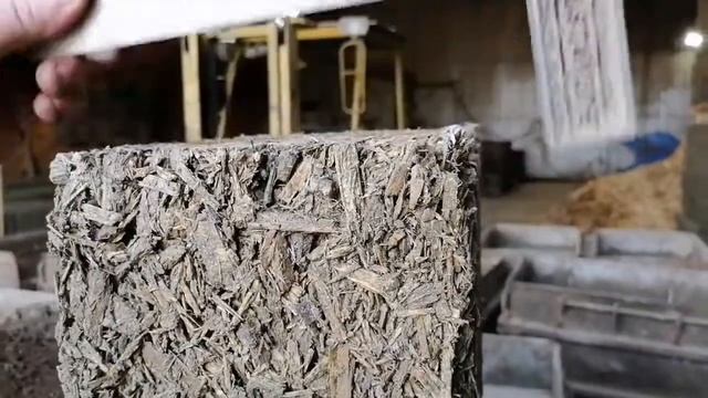 Арболит – так называемый деревобетон, материал, на 80-90% состоящий из древесной щепы.