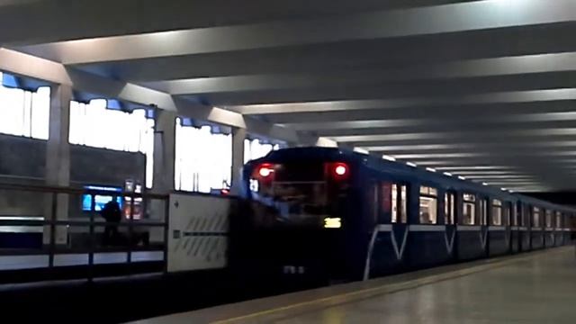 Много дверей на электропоезде смотреть онлайн