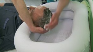 Урок 10 Уход за лежачим больным.
Мытье головы
