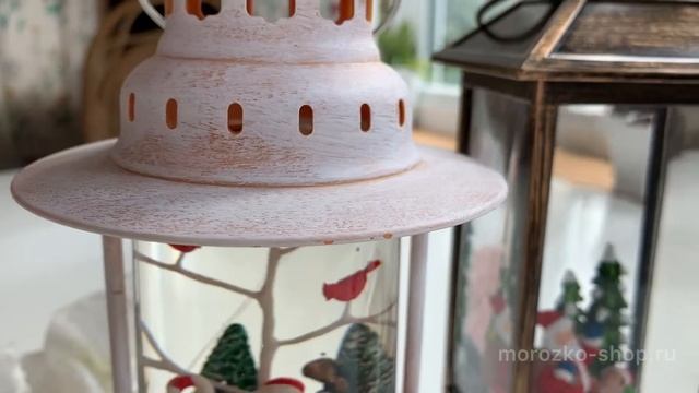 Винтажная  снежная  лампа САНТА В САНЯХ, тёплая белая LED подсветка, 33 см, батарейки   PT-22120