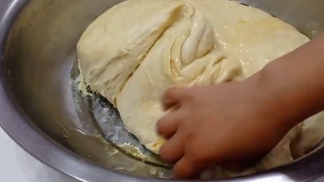 ЕСТЬ МЯГКИЙ И ВКУСНЫЙ БУЛОЧКА С ЧАЕМ🥐🥐🥐🥐🥐
