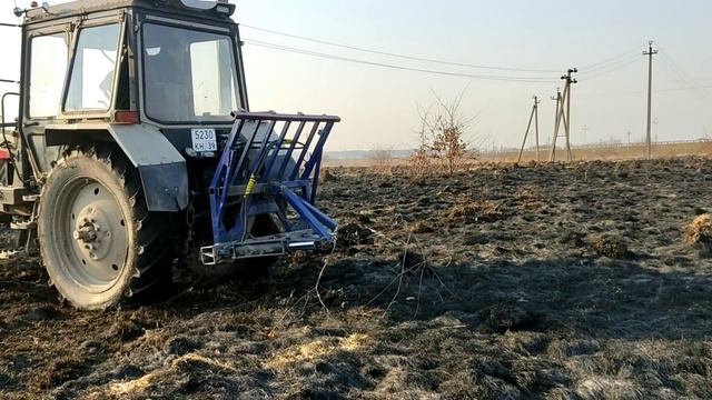 Корчеватель на МТЗ 82 подготовка к сенокосу. смотреть онлайн