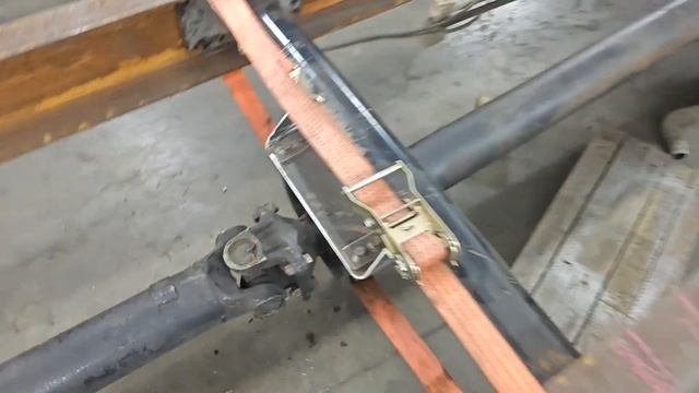 Пакистанская рама ЗИЛ БЫЧОК готова! Кардан, подвесные, траверсы, центральные усилители. смотреть онлайн