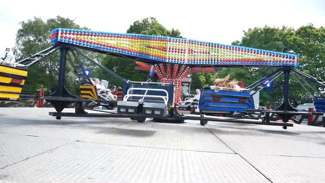 Sizzler - Charles Farrell (Offride) @ Barnstaple May Fun Fair 2022 смотреть онлайн