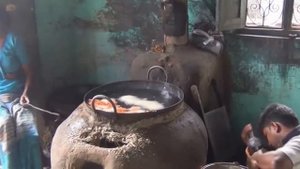 Как делают самые популярные сладости в Индии печеньки Джалеби крендельки