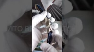 Breitling avenger 43 мм синий циферблат. Обзор часов