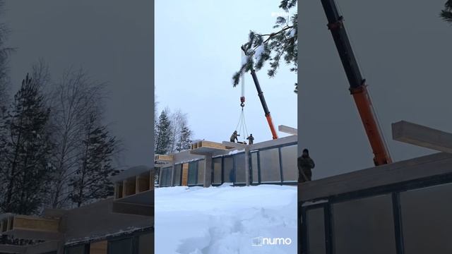 СОВРЕМЕННЫЙ ДЕРЕВЯННЫЙ ДОМ. Закончили монтаж кровельных коробов. #деревянныйдом #домиздерева #брус