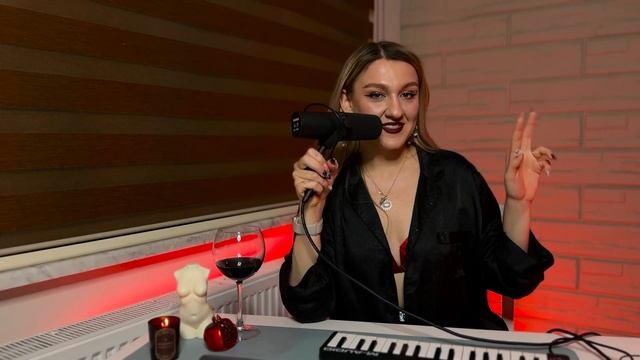 Как петь с хрипотцой? Урок легкого расщепления. Урок вокала смотреть онлайн