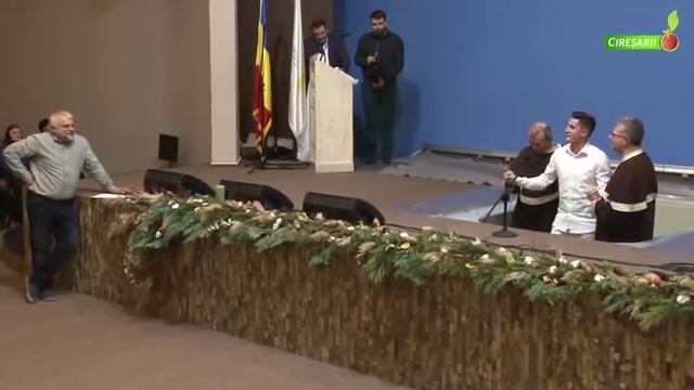 VIDEO: Fotbalistul Steliano Filip s-a botezat(pocait)! смотреть онлайн