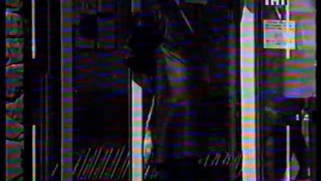 Осторожно, двери не открываются смотреть онлайн