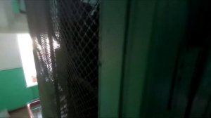 Заедающий распашной саратовский лифт КМЗ 58