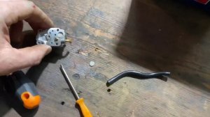 Мою карбюраторы в ультразвуке.Разборка двигателя 1 E36F .