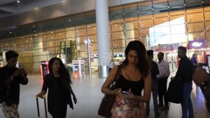 Shraddha Das Looks Tired But Clicks Selfies With Fans