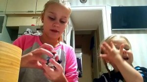 Красимся с младшей сестрой🕯/Что получилось?/я и моя сестра🔮